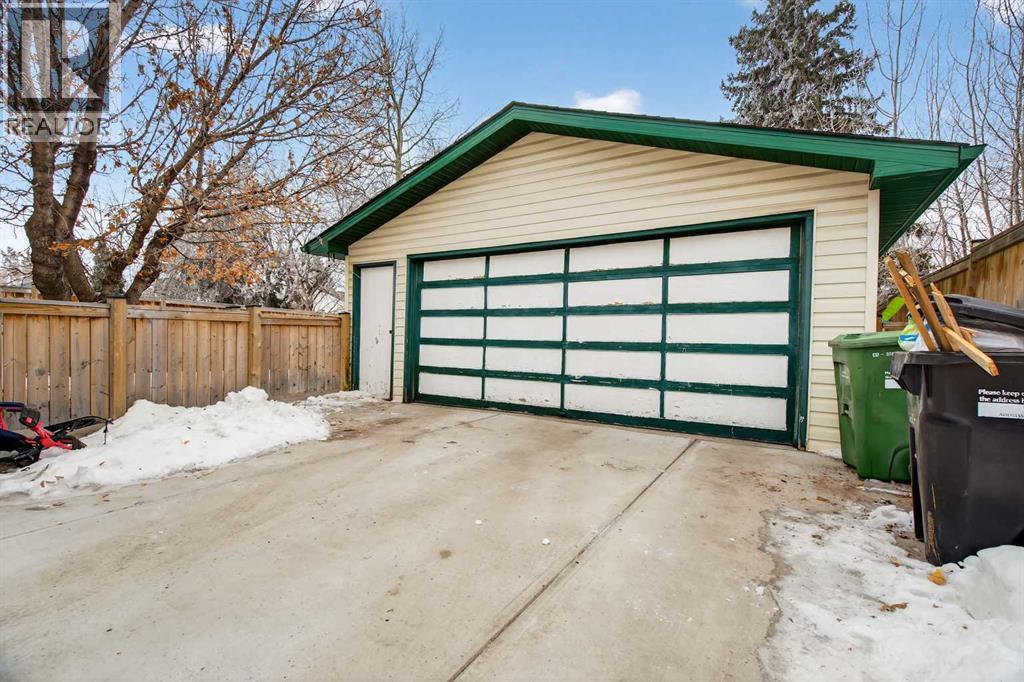 76 Brookpark Place SW