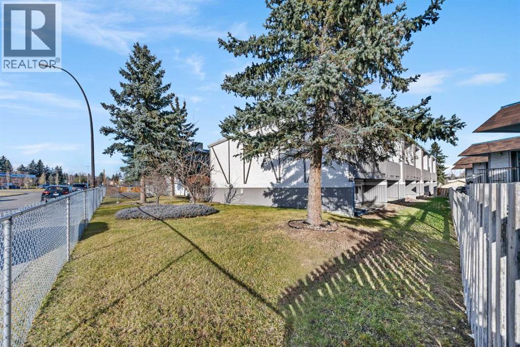 1, 455 Huntsville Crescent NW