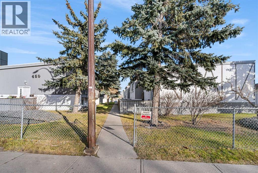 1, 455 Huntsville Crescent NW
