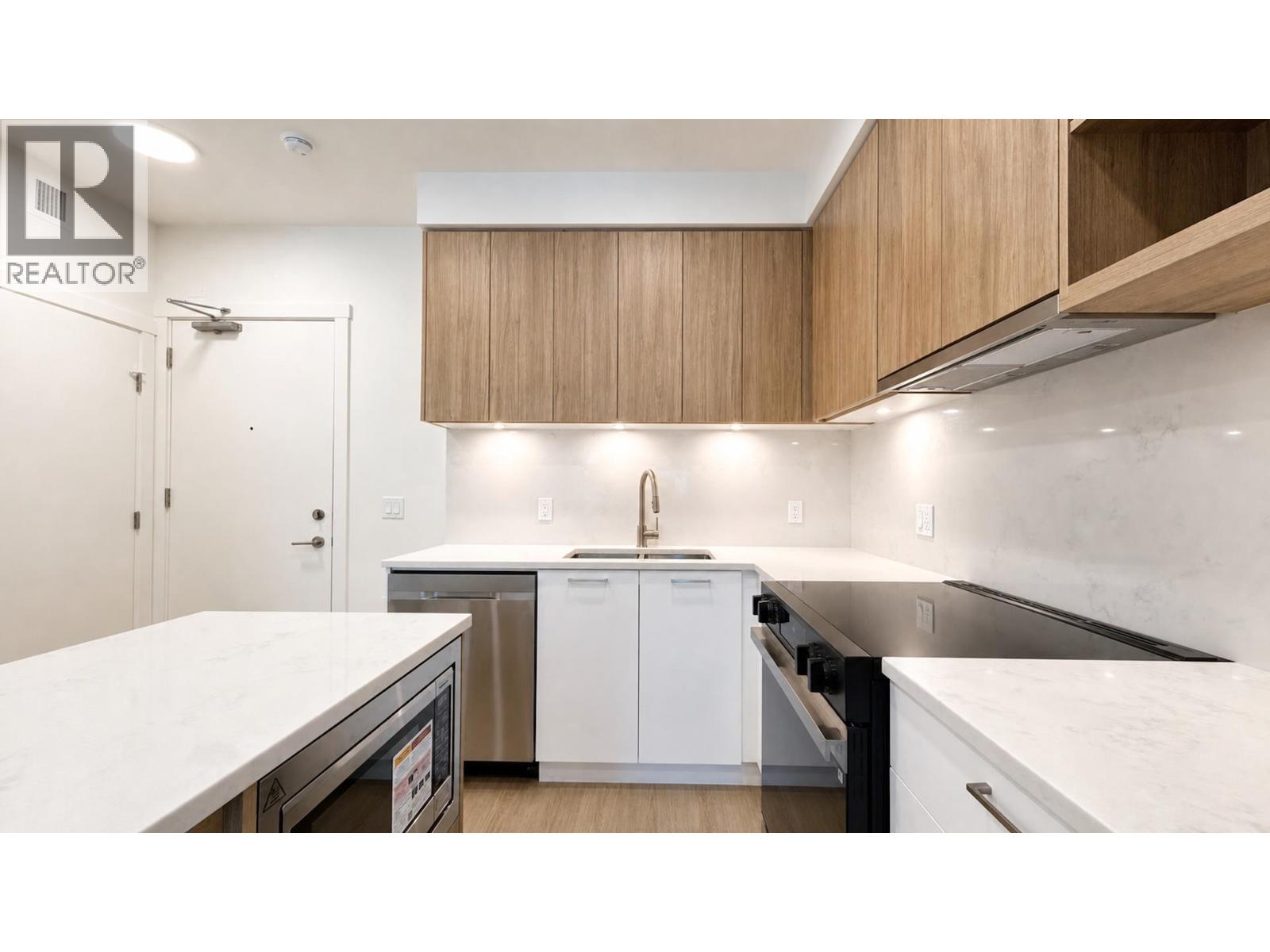 408 82 FIRST STREET