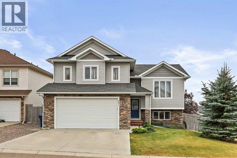 651 West Highland Crescent Carstairs AB T0M0N0