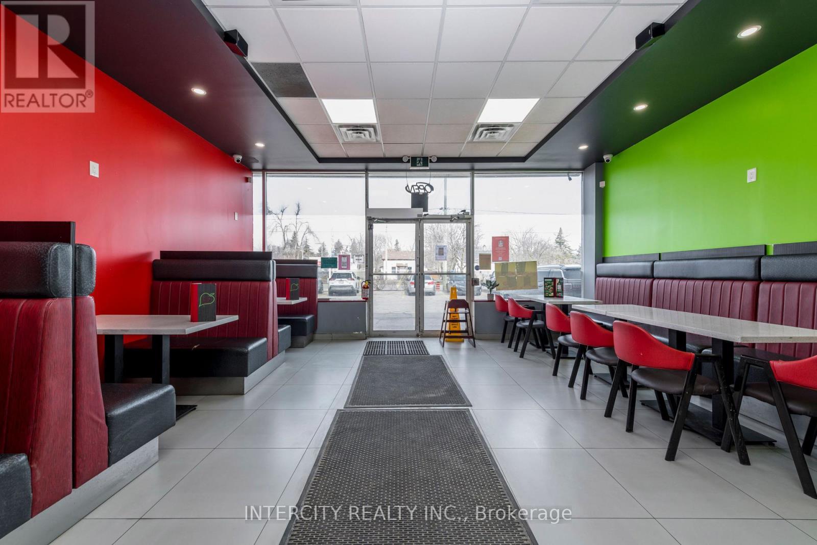 UNIT 7 - 7 ANNE STREET S