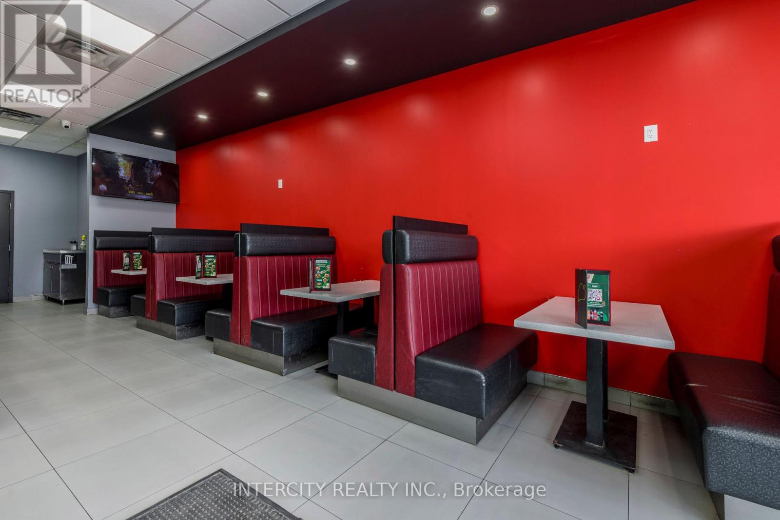 UNIT 7 - 7 ANNE STREET S