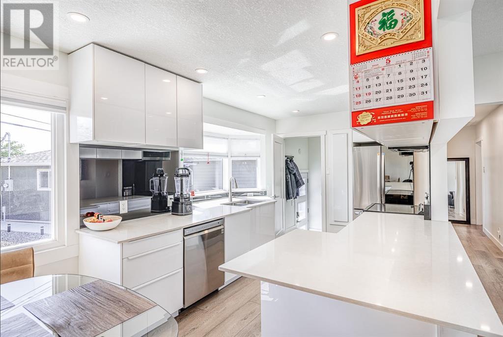 3 Canyon Drive NW