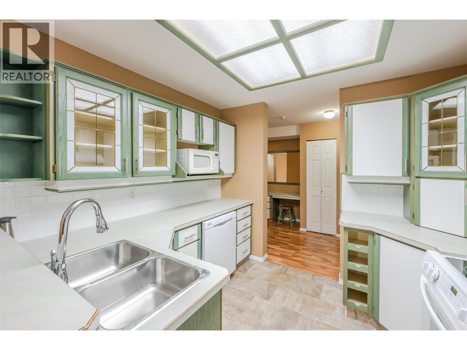 3426 Hemlock Street Unit# 203