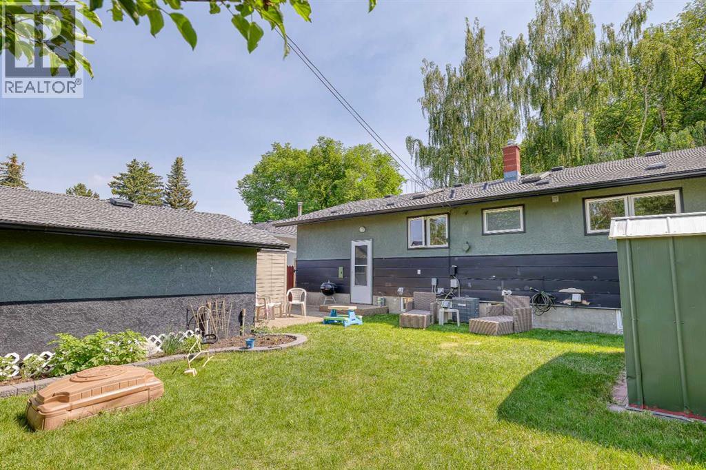 22 Armstrong Crescent SE