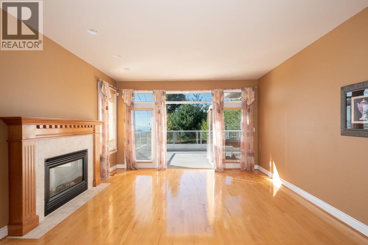 4080 ST. PAULS AVENUE