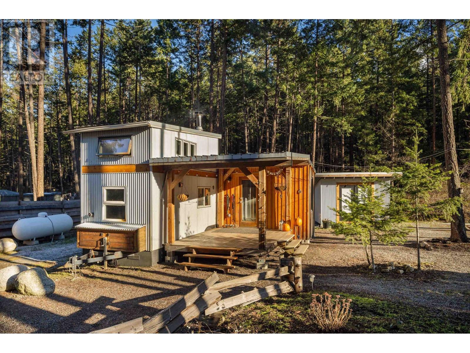 6 9866 PEMBERTON PORTAGE ROAD