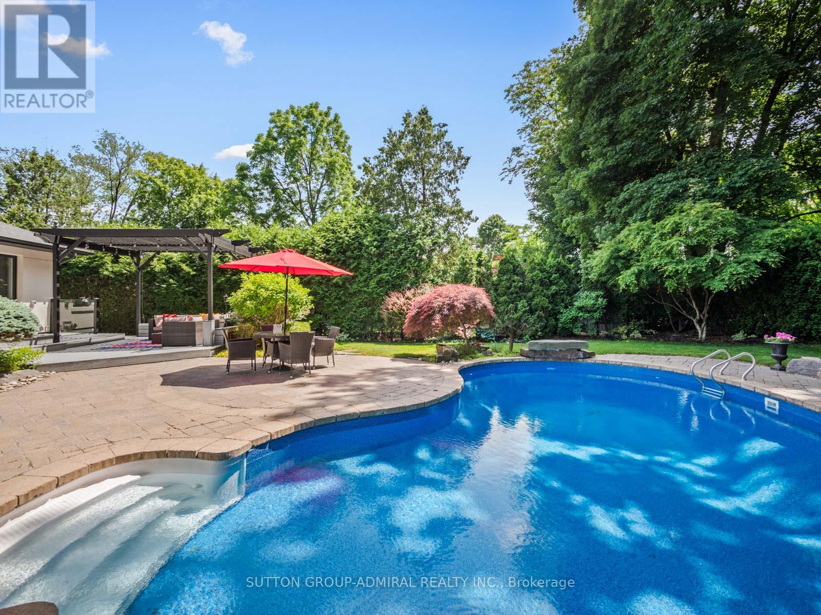5 CRANLEIGH COURT