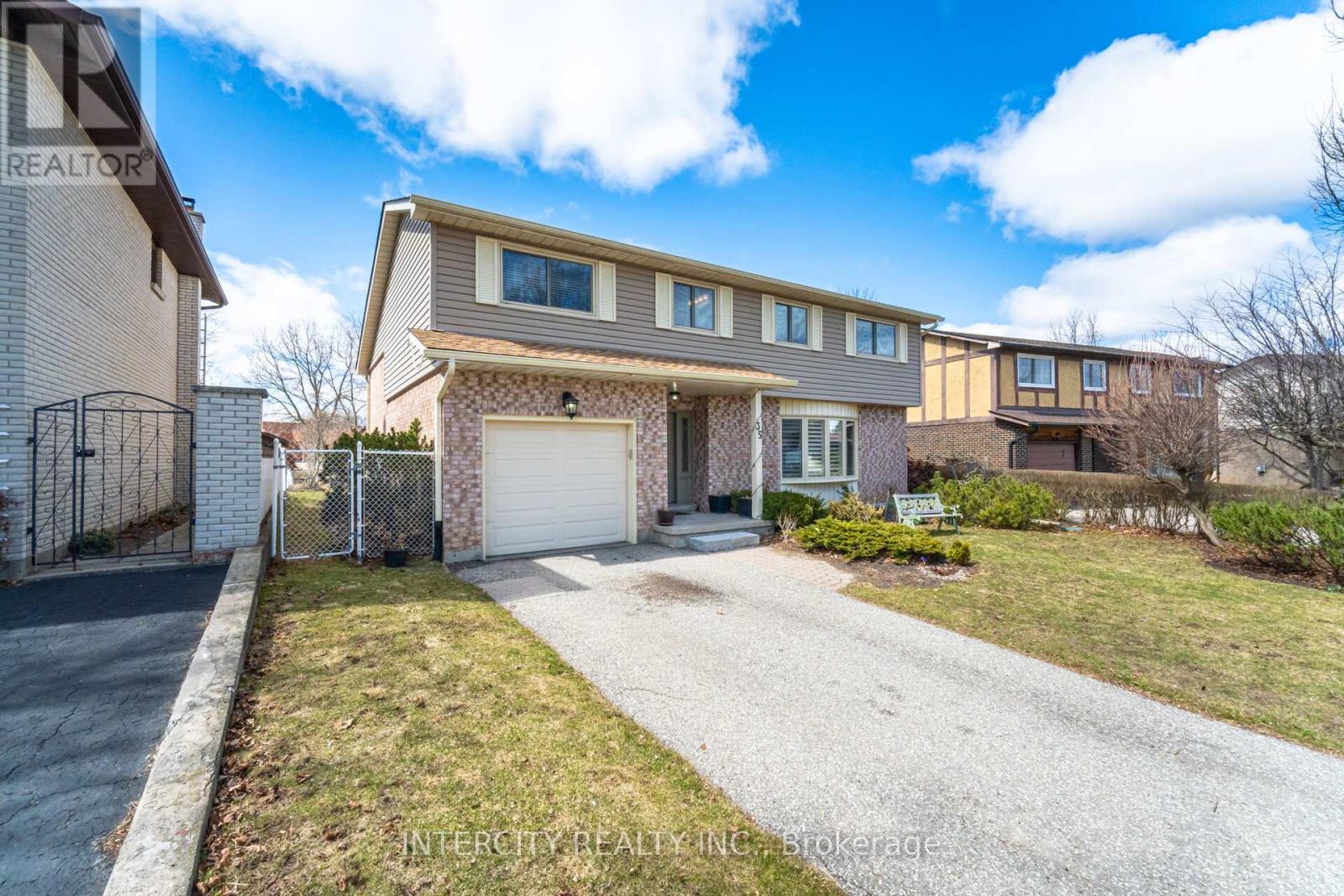 35 LOWER CANADA CRESCENT