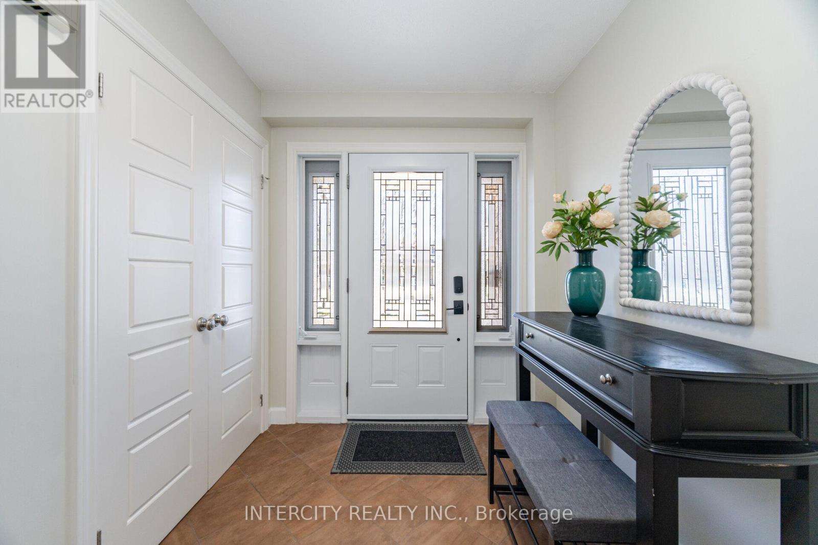 35 LOWER CANADA CRESCENT