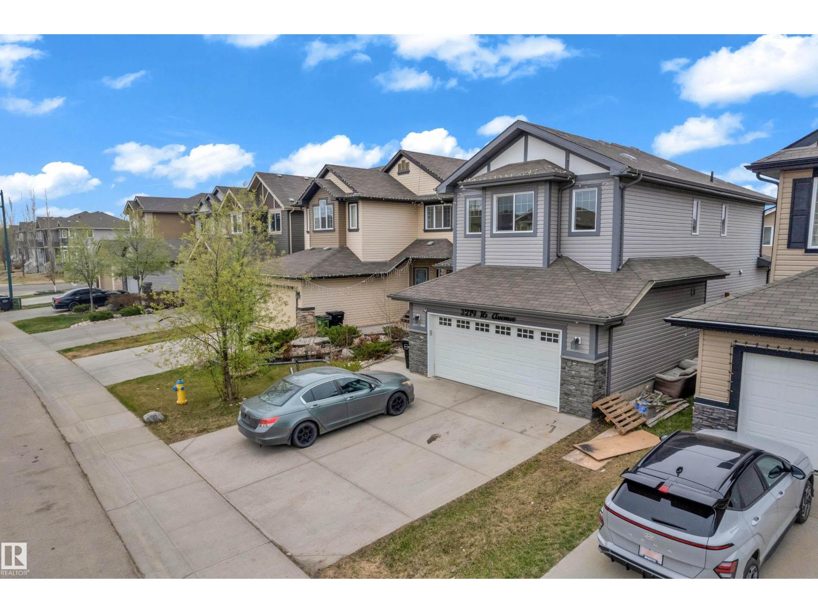 3219 16 AV NW