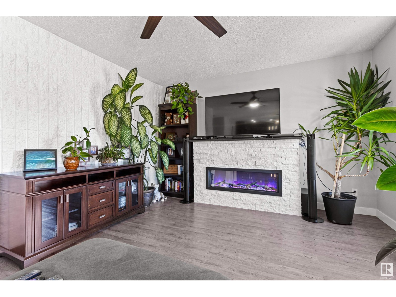 63 GLENWOOD CR