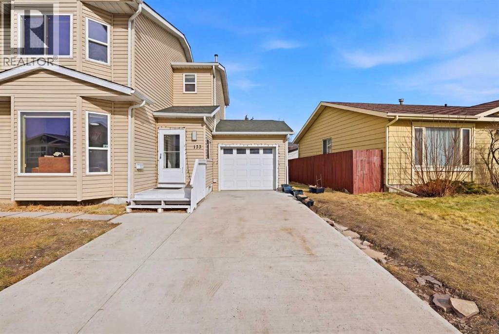 172 Castlebrook Road NE