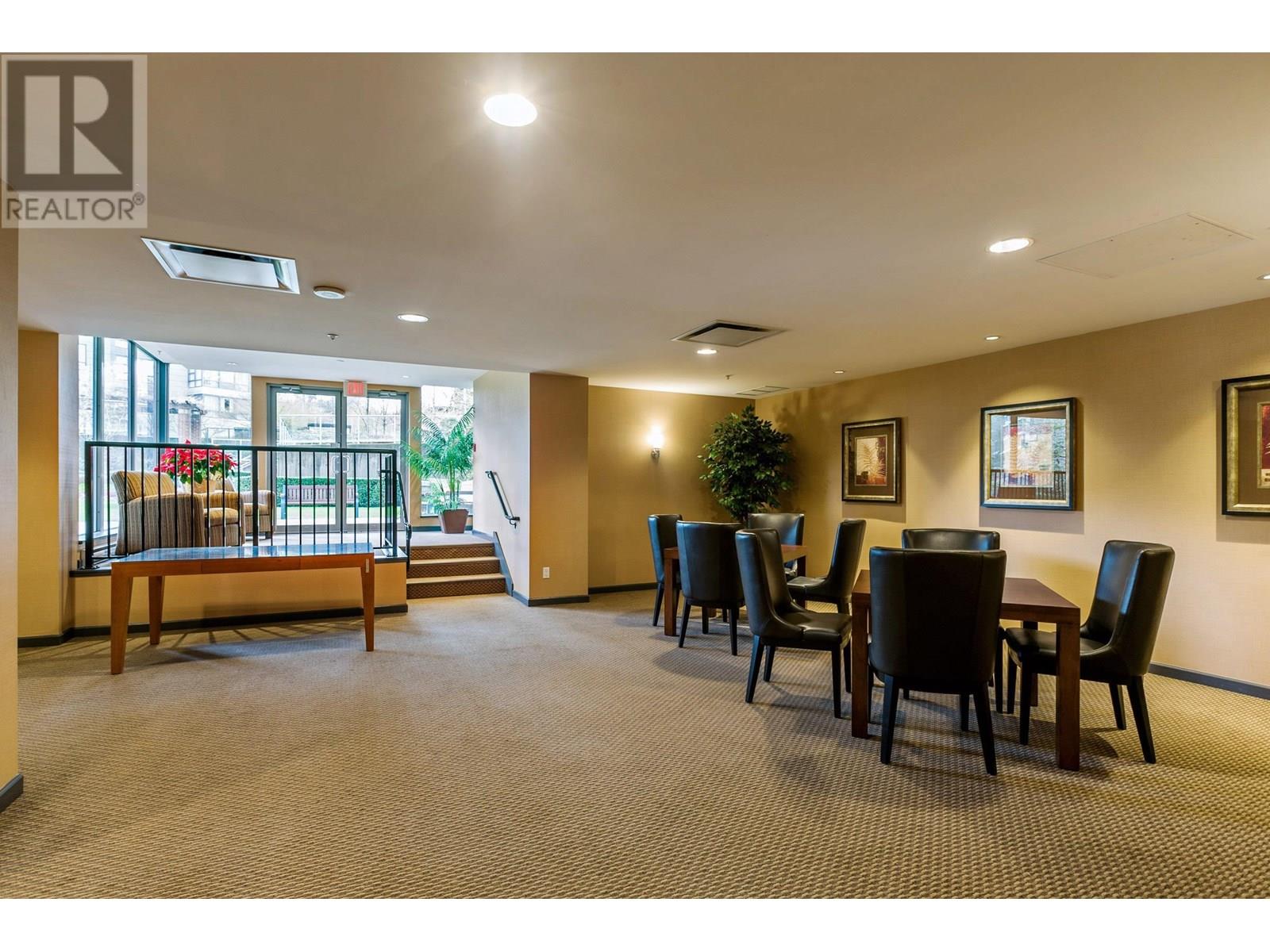 1303 295 GUILDFORD WAY