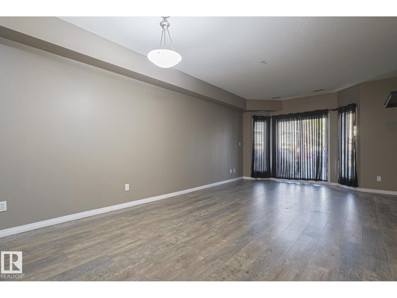 #101 4304 139 AV NW NW