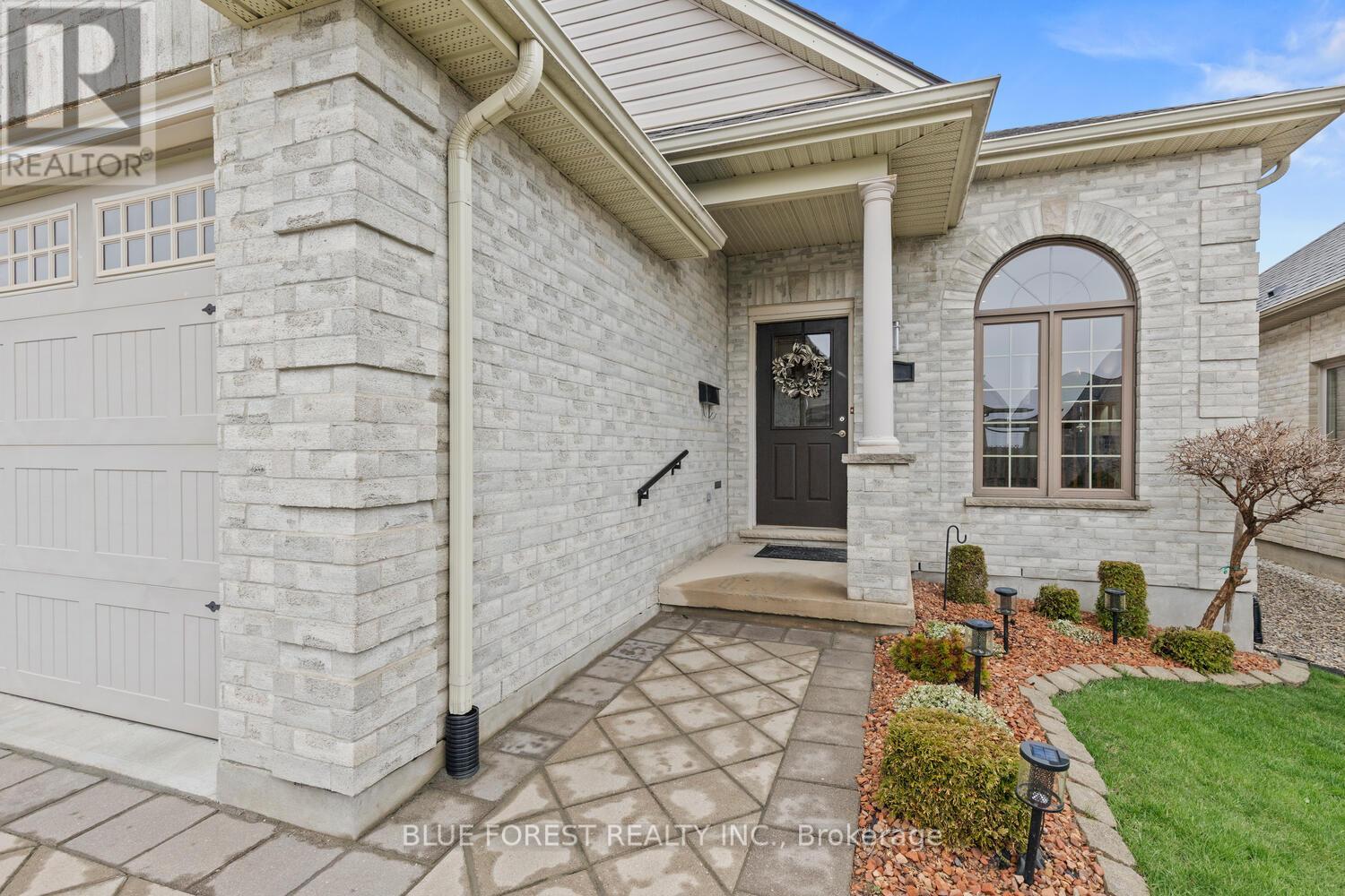 4 - 2615 COLONEL TALBOT ROAD