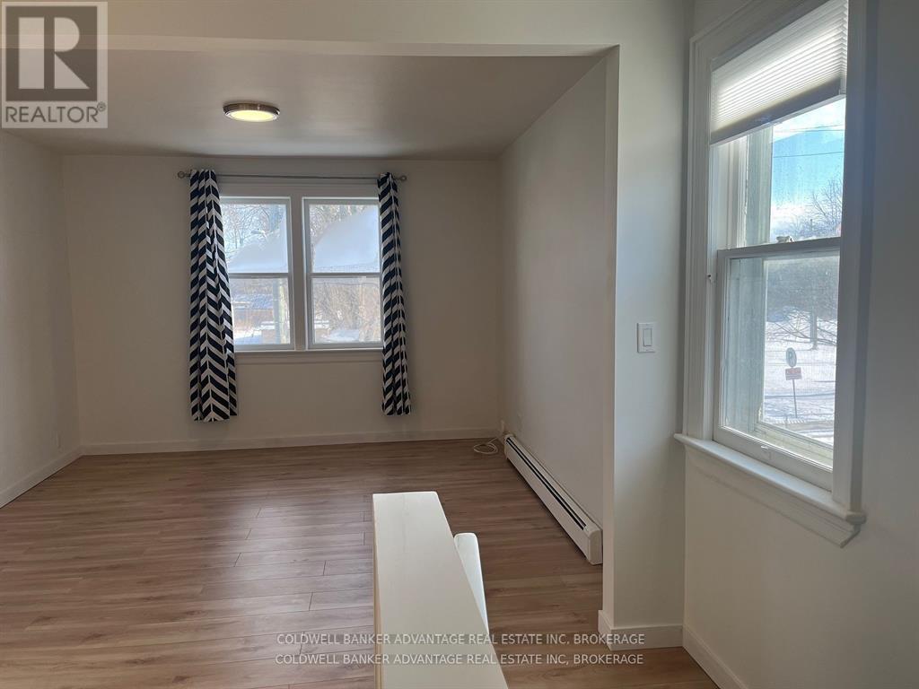 UPPER - 832 KING STREET