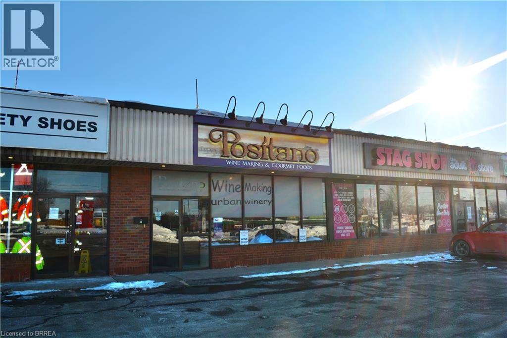 Photo 1 of 19 — 250 KING GEORGE Road Unit# 7, Brantford, ON N3R5L5