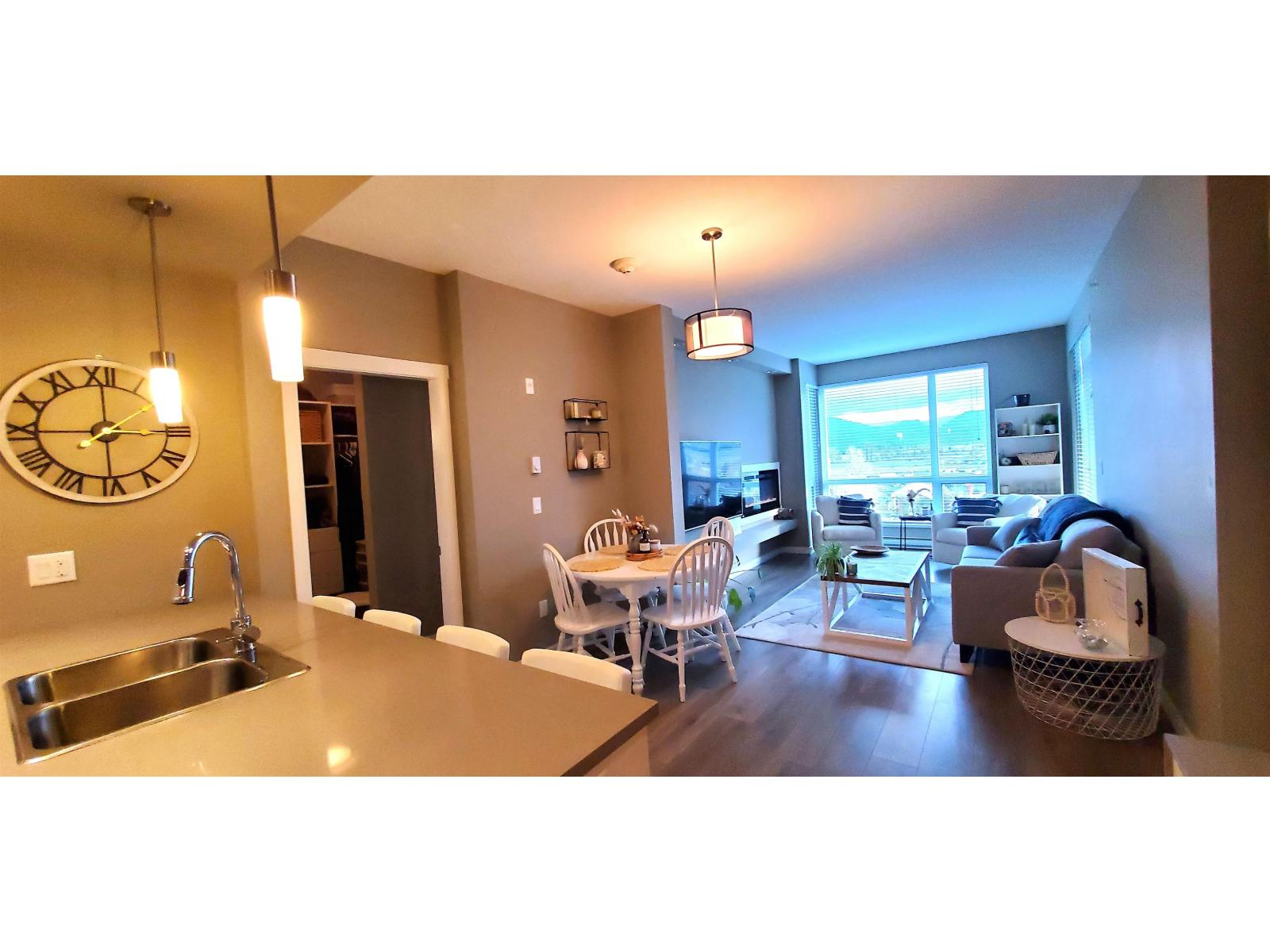 409 2242 WHATCOM ROAD