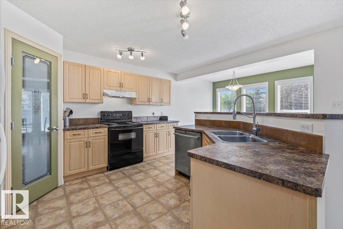 8509 7 AV SW