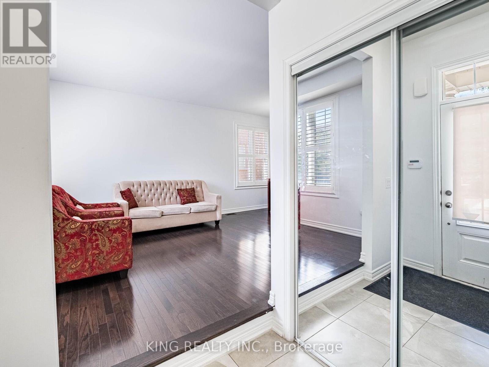 18 LEDGER POINT CRESCENT