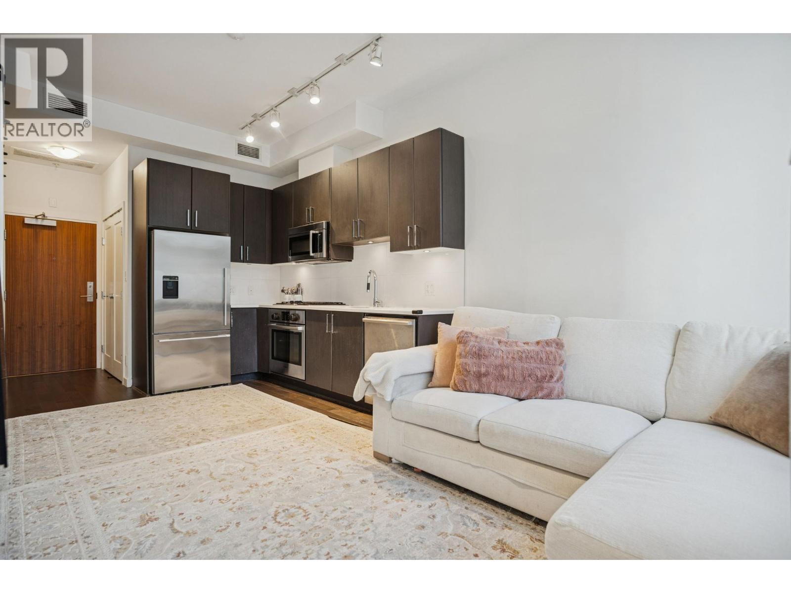 62 W 1ST AVENUE