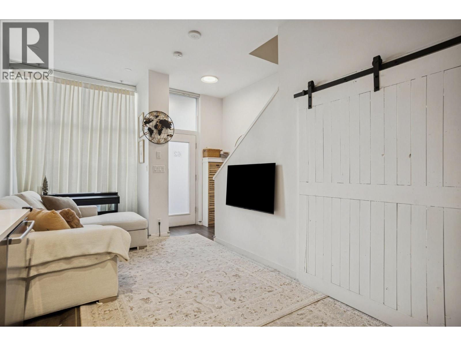 62 W 1ST AVENUE