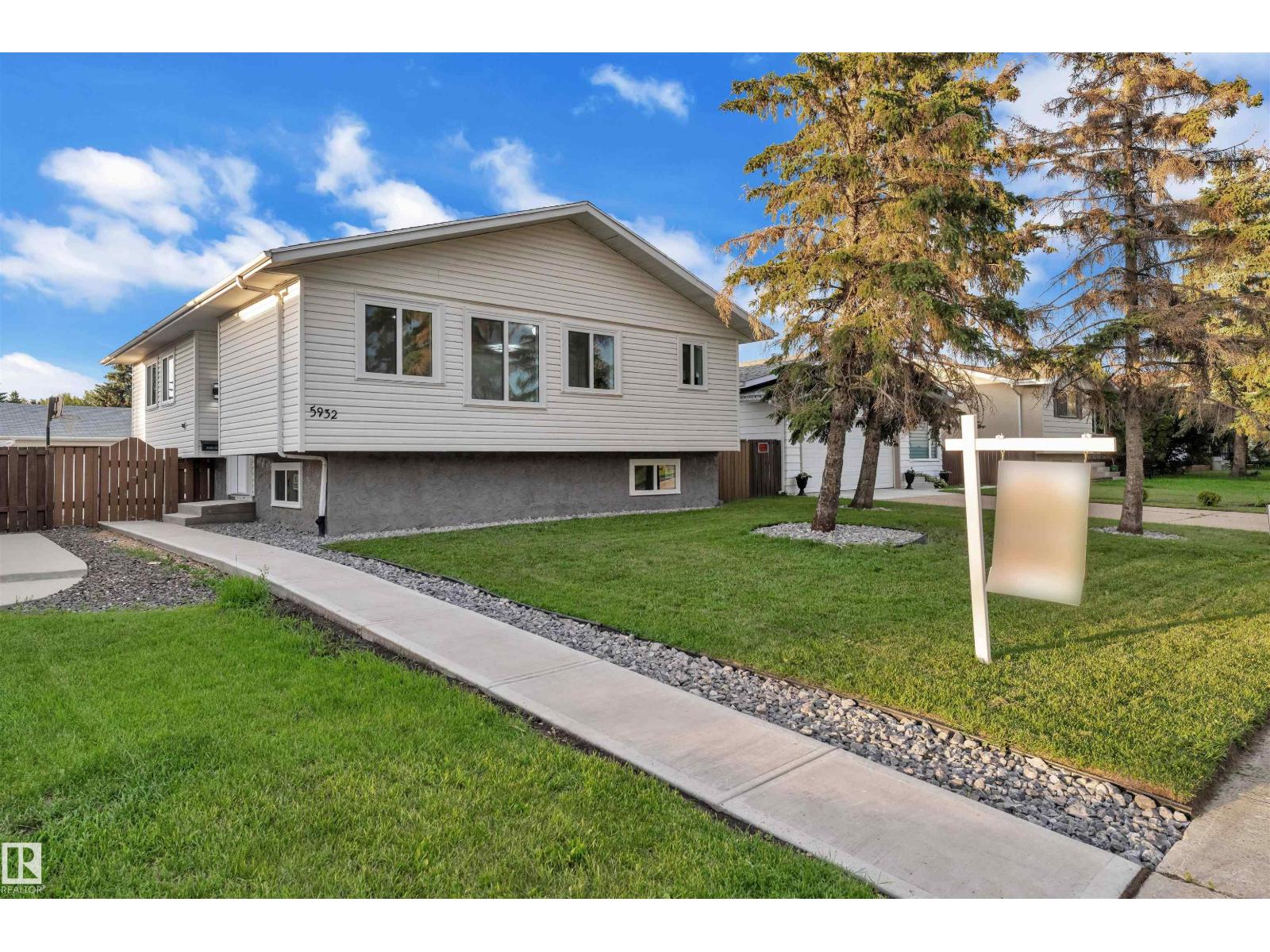 5932 40 AV NW
