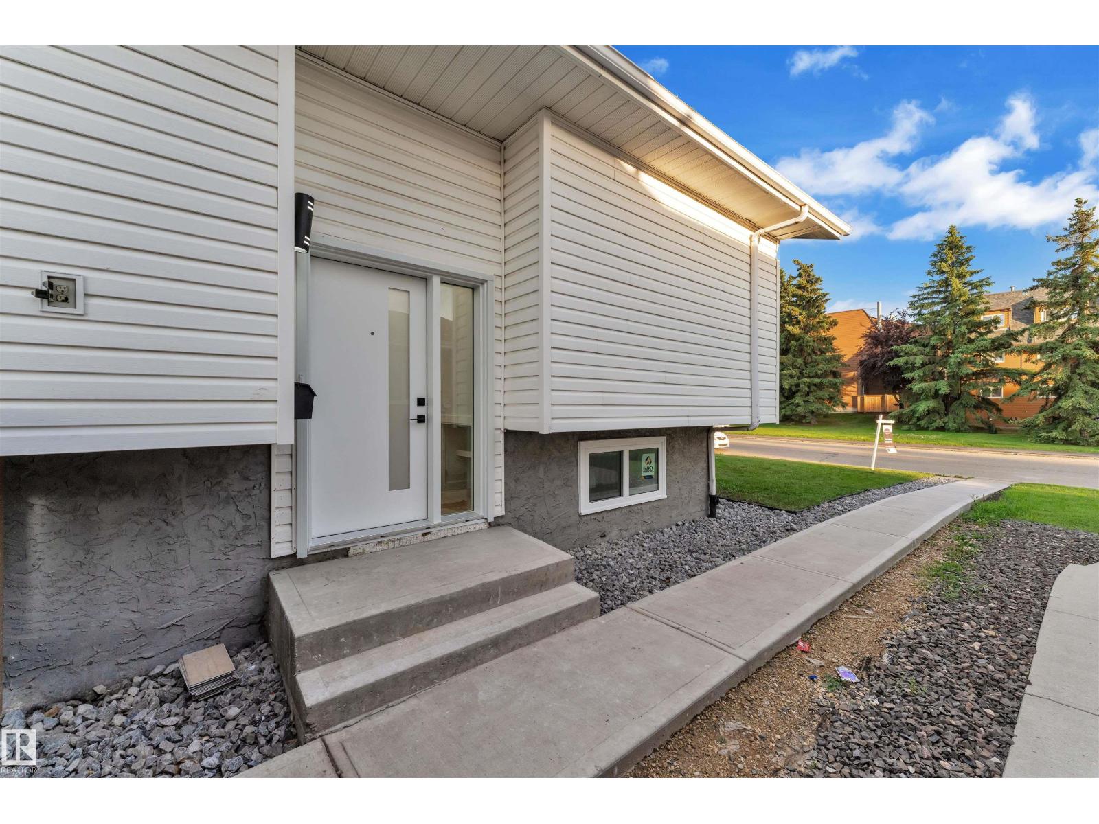 5932 40 AV NW