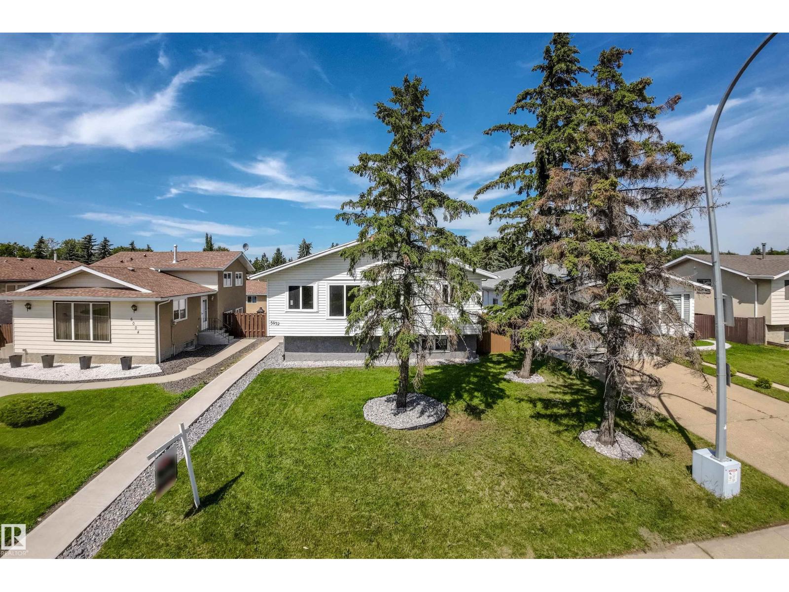 5932 40 AV NW