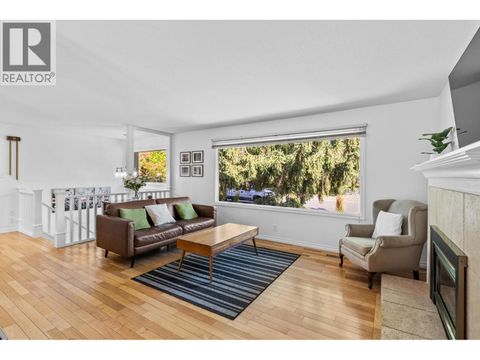 1112 Pinecrest Lane Kelowna BC V1Y4L5