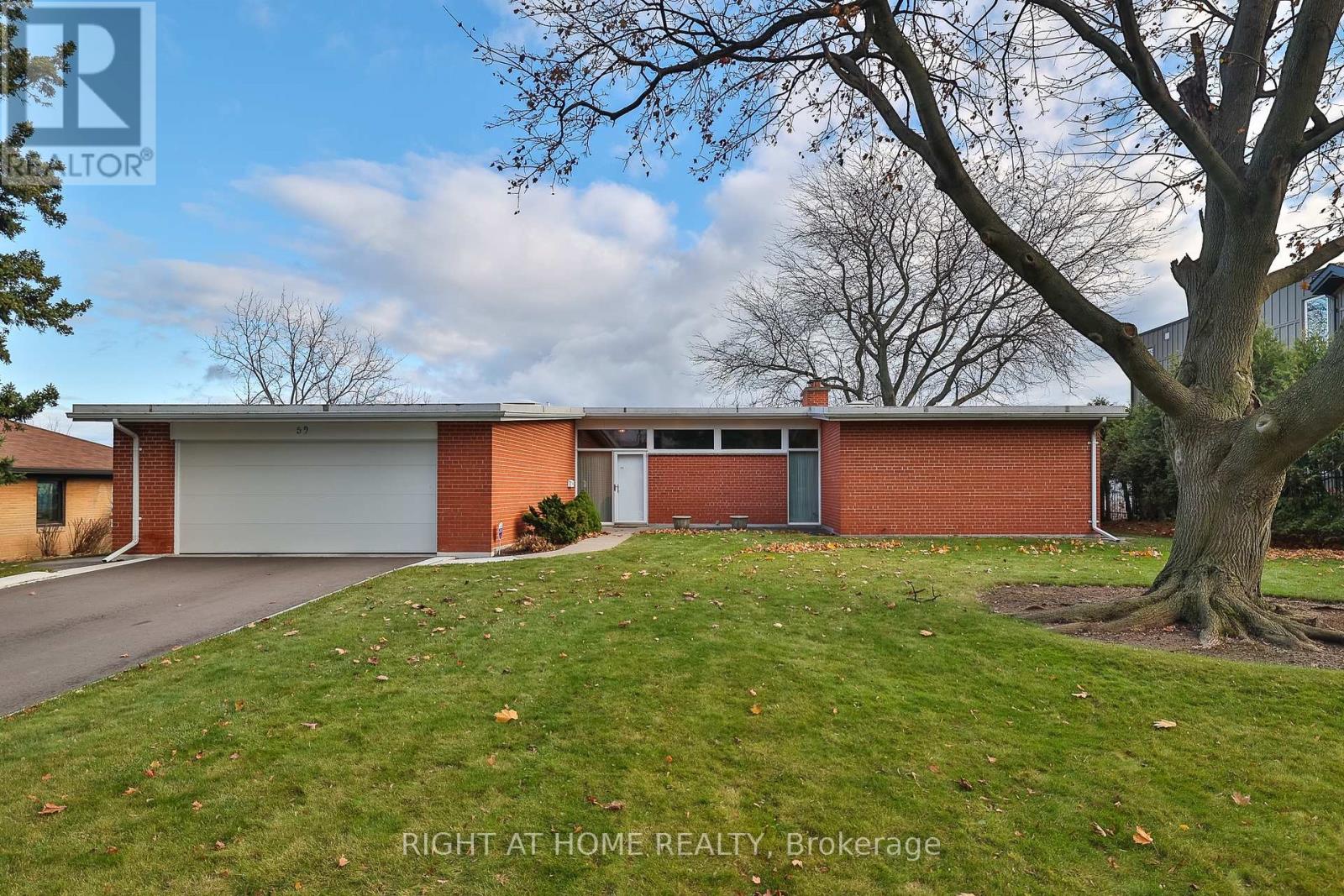 59 HILL CRESCENT
