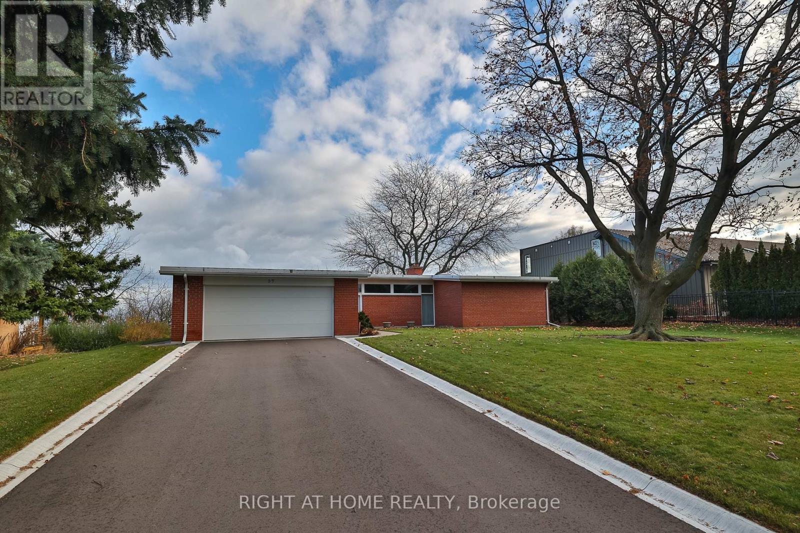 59 HILL CRESCENT