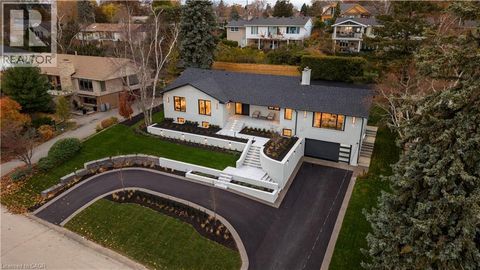 841 DANFORTH Place Burlington ON L7T1S1