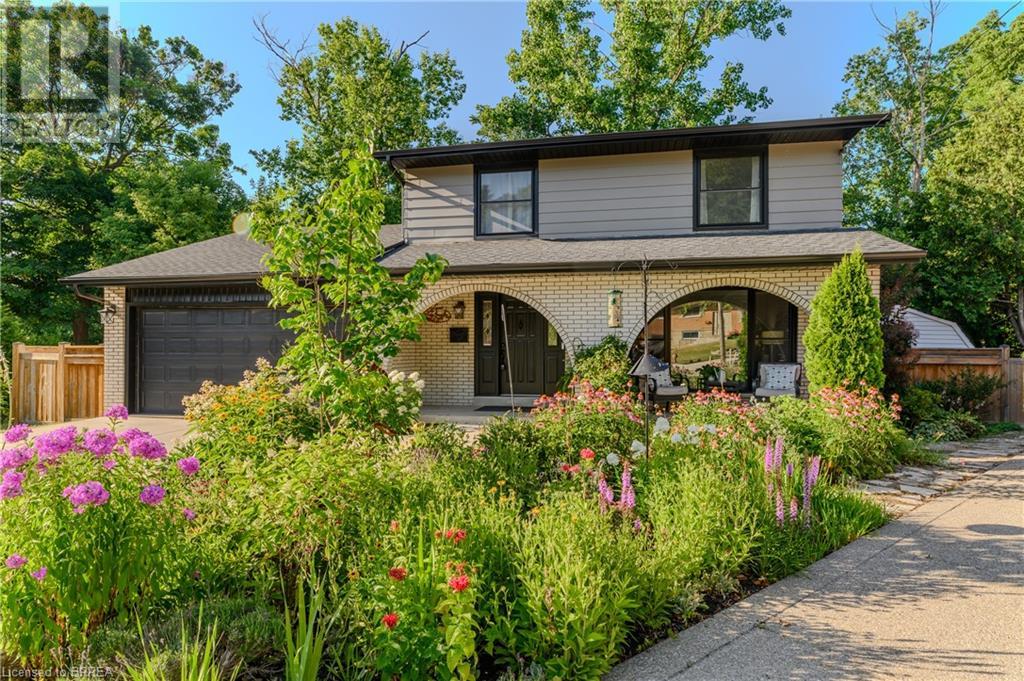 63 VEEVERS Drive