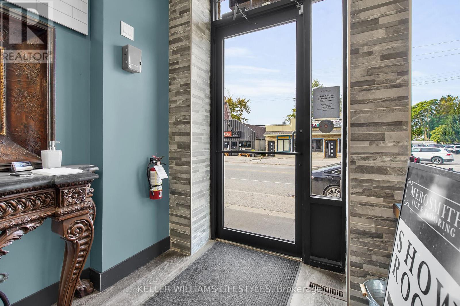 MAIN FLOOR - 22470-22474 ADELAIDE ROAD