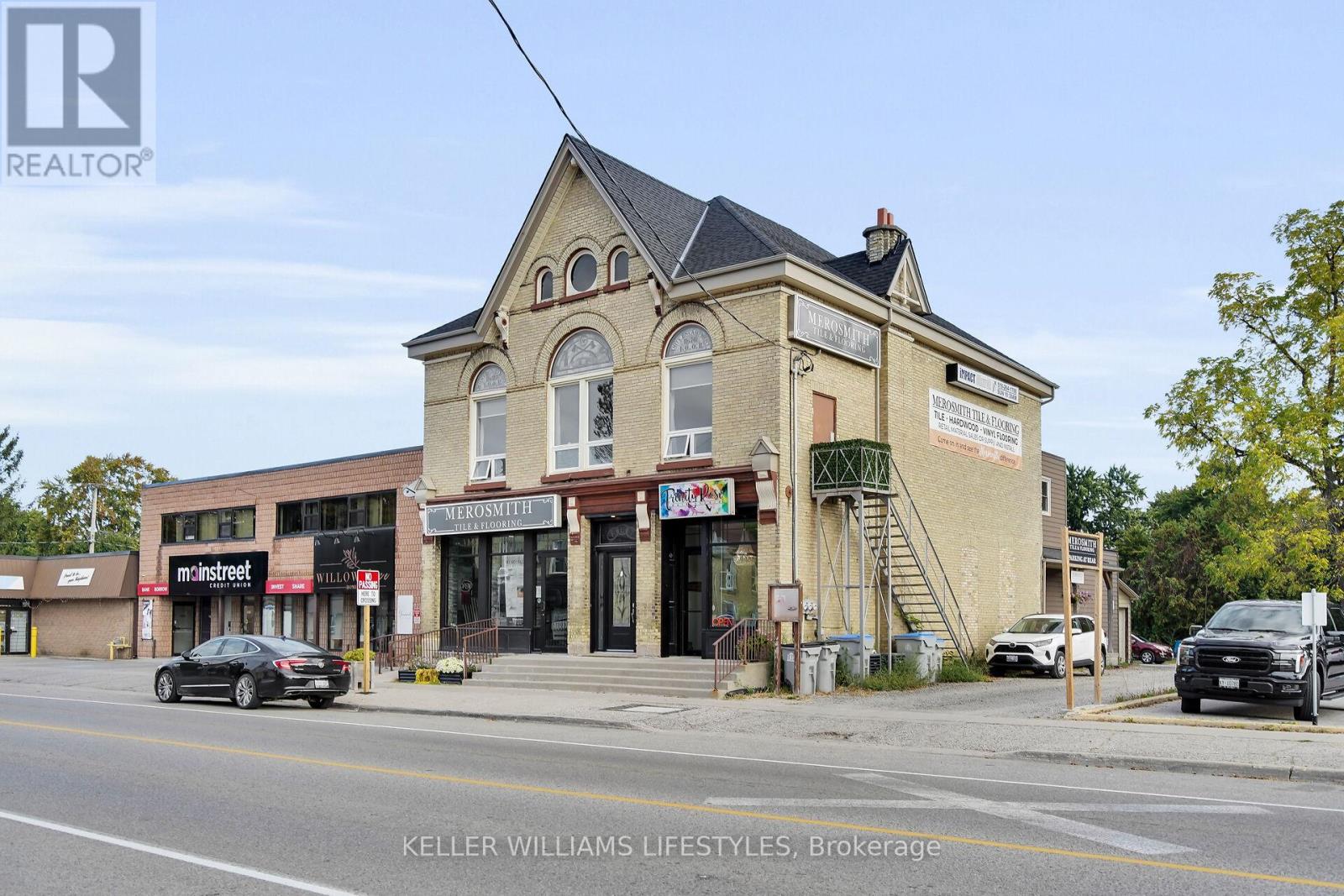 MAIN FLOOR - 22470-22474 ADELAIDE ROAD