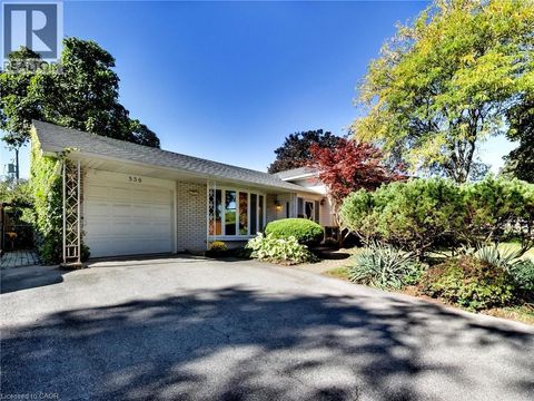 558 PARKSIDE Crescent Burlington ON L7L4G9
