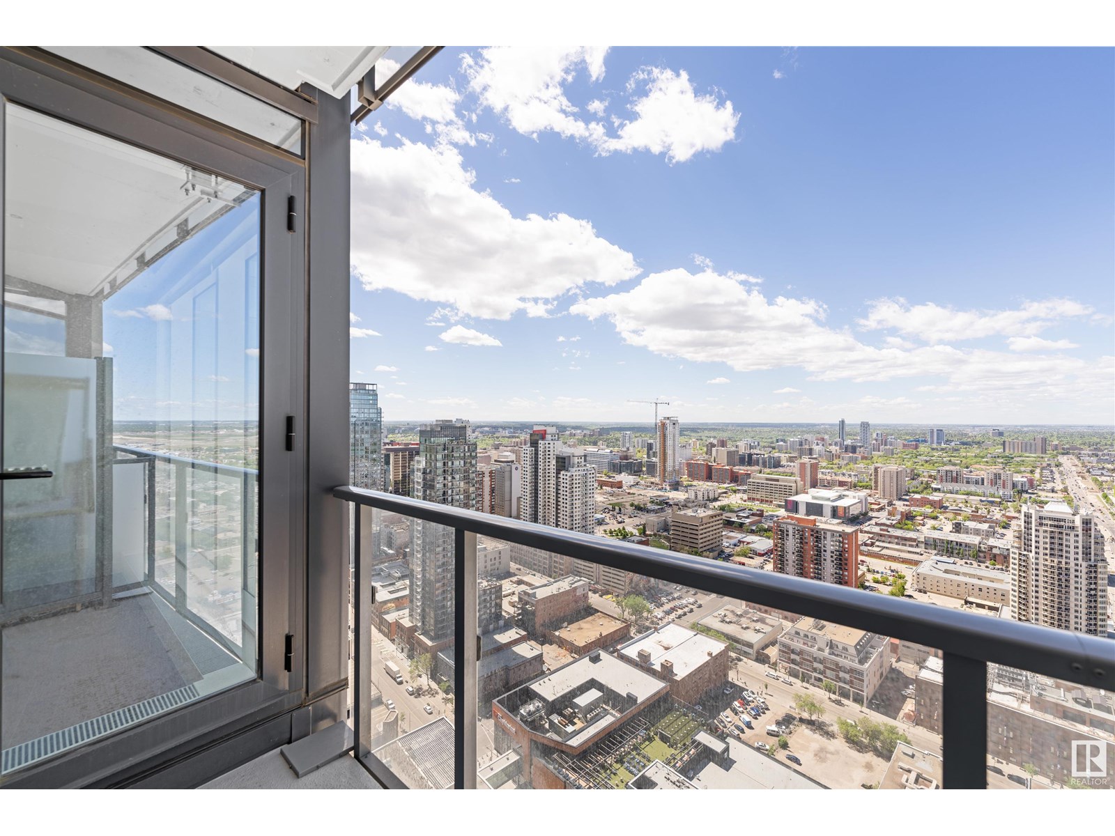 #3310 10360 102 ST NW