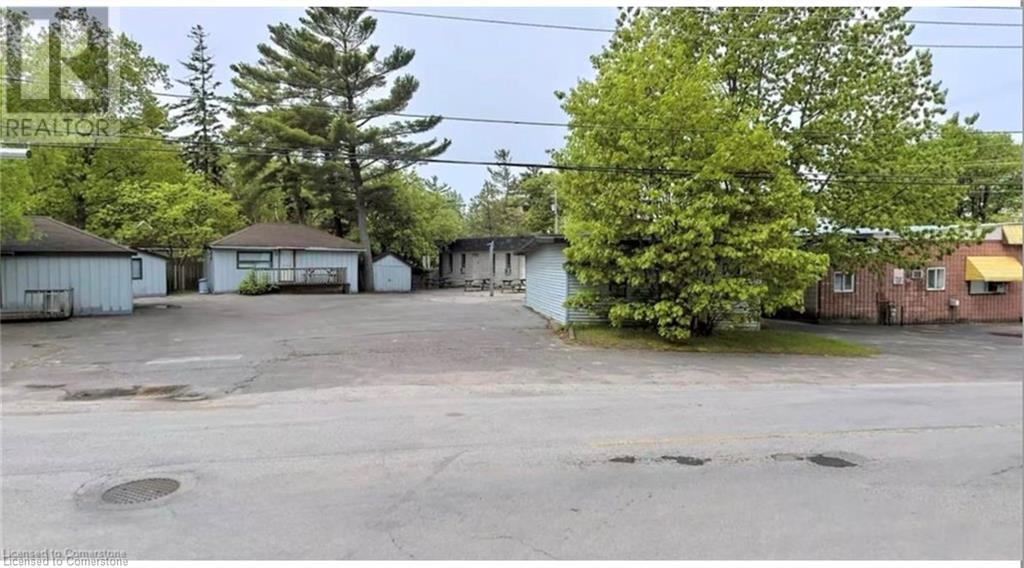47 RIVER Road E
