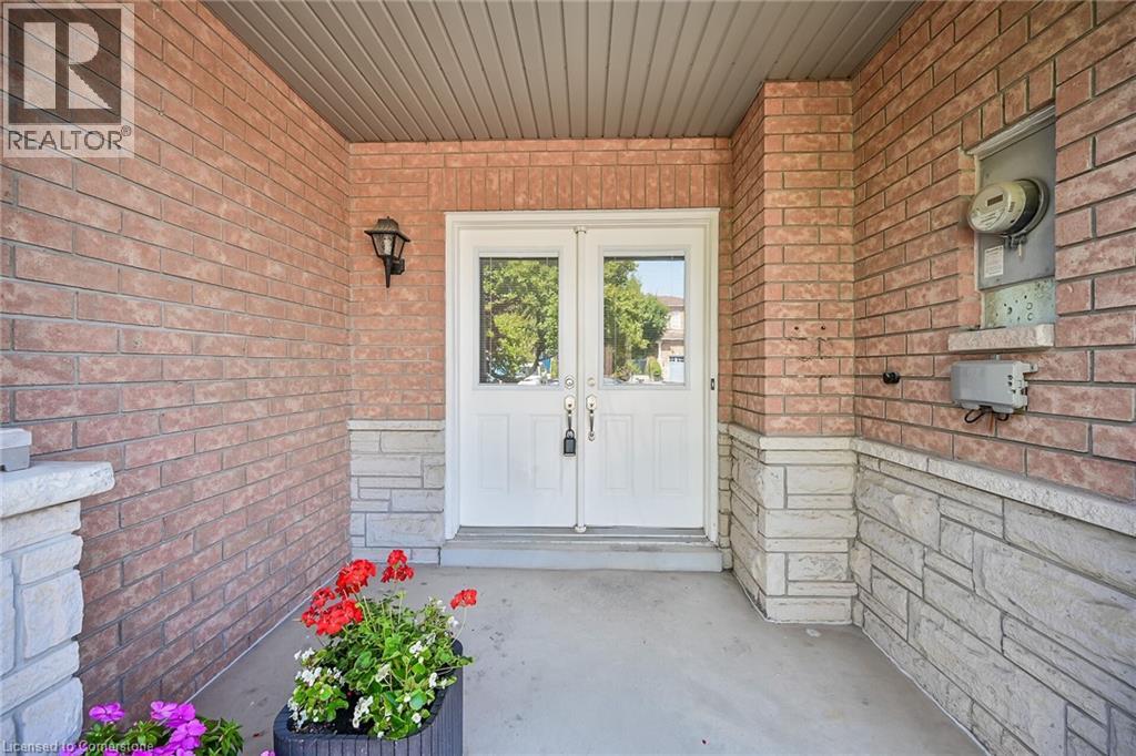 5648 EVELYN Lane