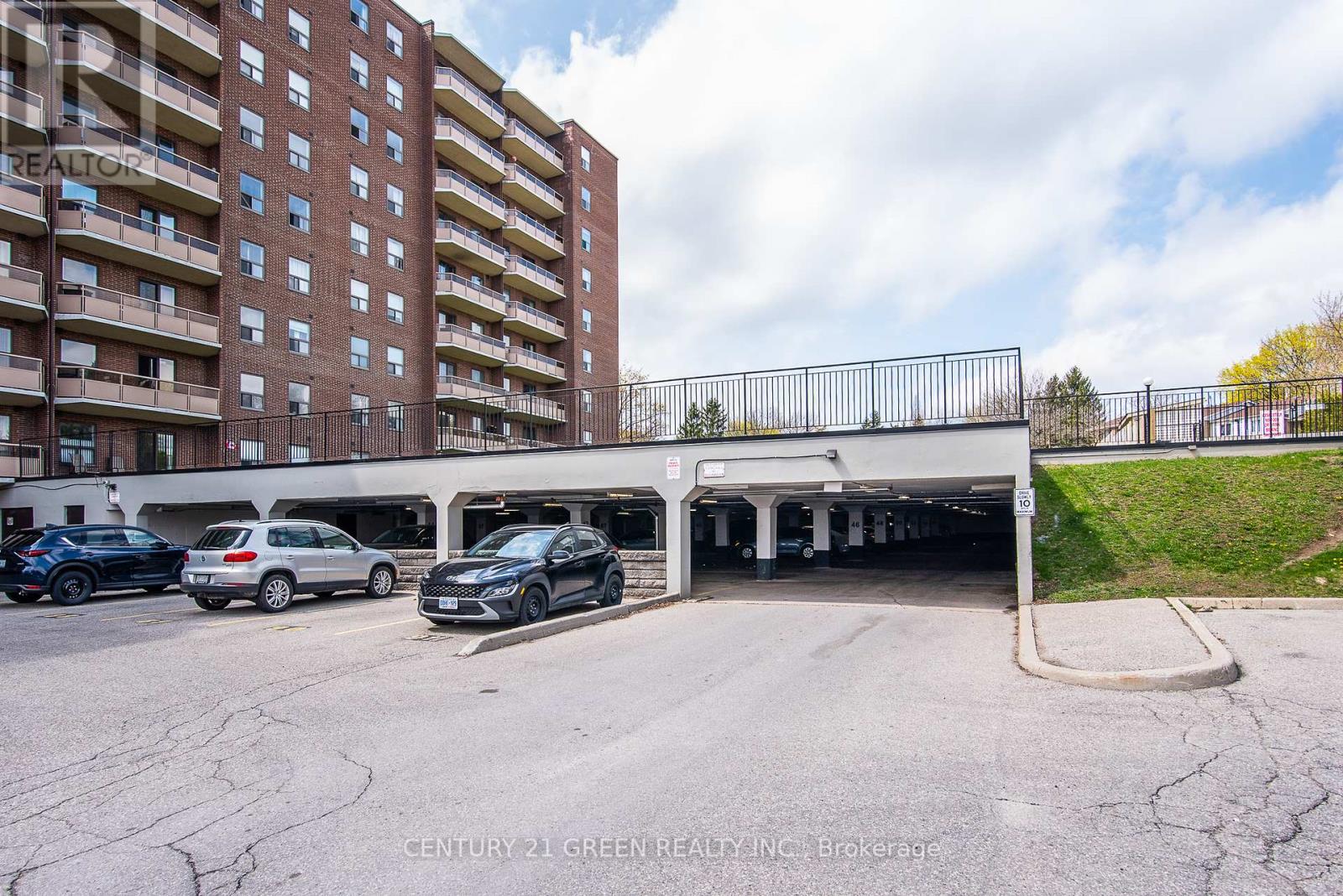702 - 1100 COURTLAND AVENUE E