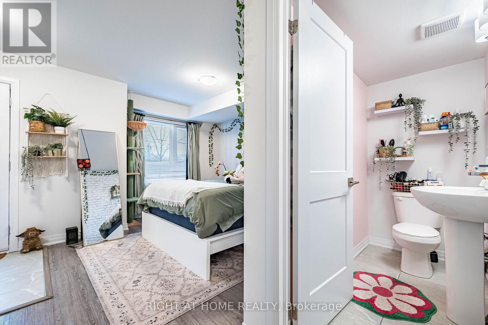 96 - 51 SPARROW AVENUE