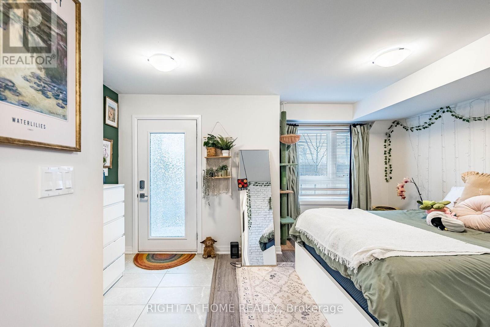 96 - 51 SPARROW AVENUE