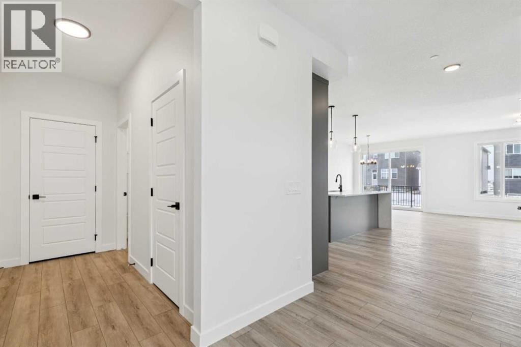 326 Hotchkiss Common SE