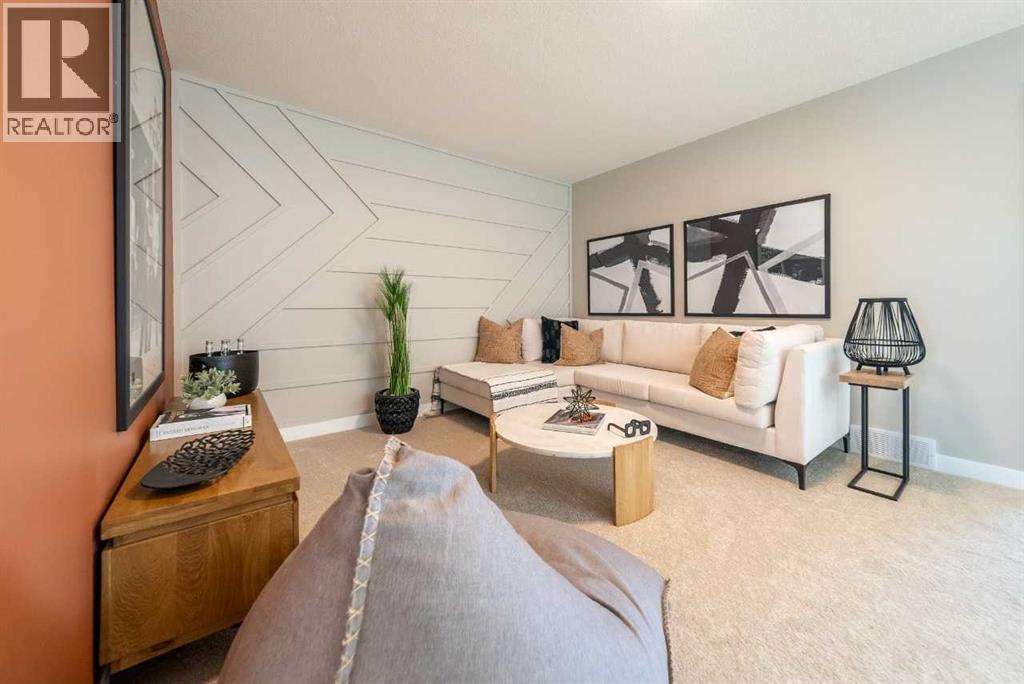 326 Hotchkiss Common SE