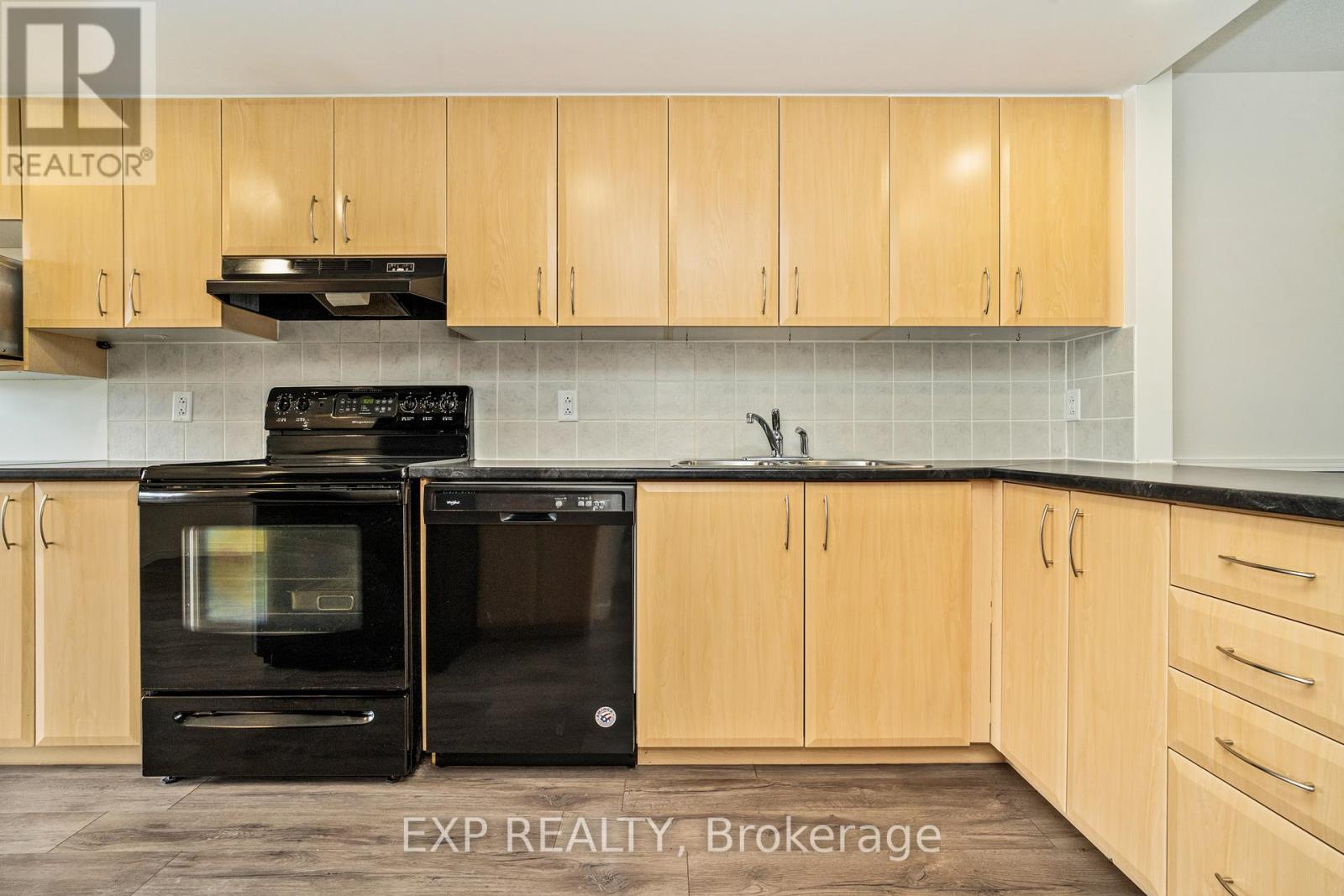 552 LAKERIDGE DRIVE