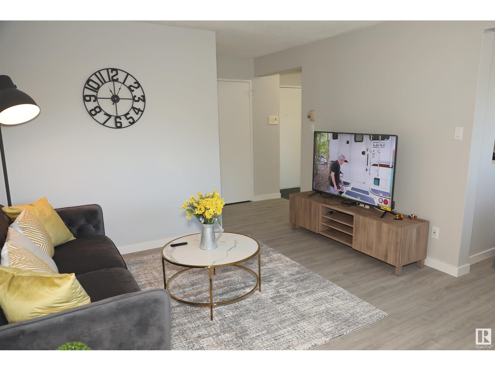 #106 11465 41 AV NW