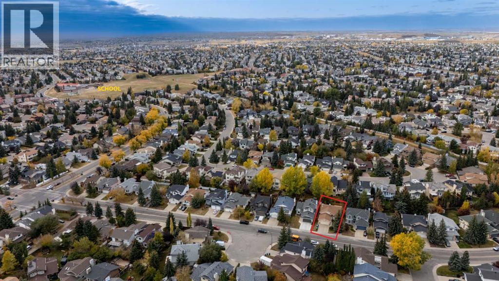 47 Hawkstone Drive NW